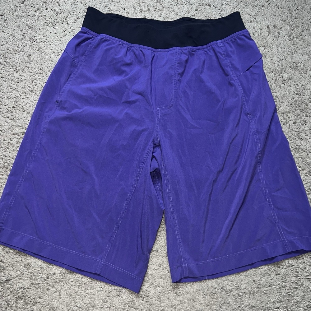 Lululemon Men Large THE Short Linerless Shorts 11" Inseam Running Training‎ Work
